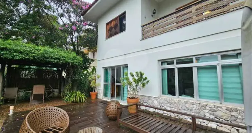 Casa com 4 quartos à venda na Rua Morro Verde, --, Pacaembu, São Paulo