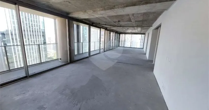 Apartamento Altíssimo Padrão para venda em Pinheiros, 3 suítes, 3 vagas, Lazer!