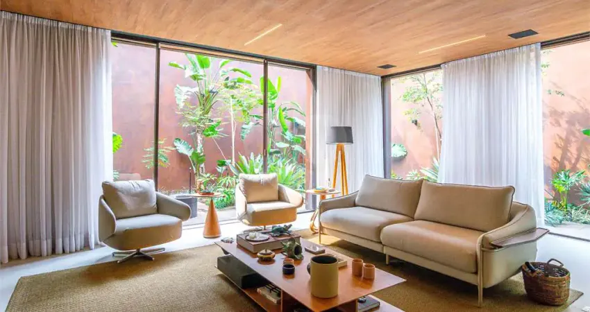 Casa de Alto Padrão com 3 Quartos à venda, 330m², 3 vagas - Jardim Europa