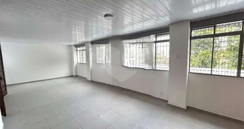 Casa com 5 quartos para alugar na Rua Bergamota, --, Alto da Lapa, São Paulo