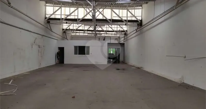 EXCELENTE GALPÃO NA RUA CARDEAL ARCOVERDE - 10 X 45 m - EXCELENTE LOCALIZAÇÃO!!!