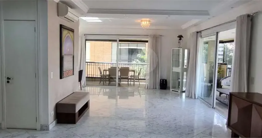 Apartamento á venda na Vila Nova Conceição - São Paulo SP - 3 suítes, 4 vagas, varanda com churrasqueira, lazer completo e 180 m2 úteis