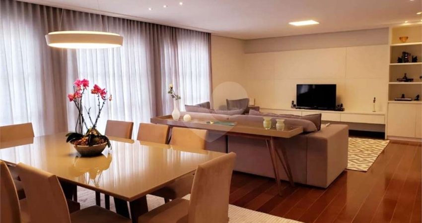 Neo clássico Apartamento Reformado com 4 quartos e 2 vagas