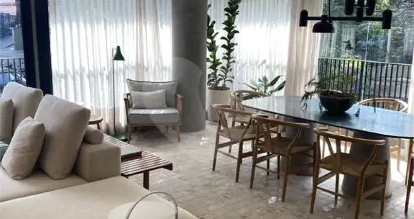 Apartamento com 3 quartos à venda na Rua Francisco Leitão, --, Pinheiros, São Paulo