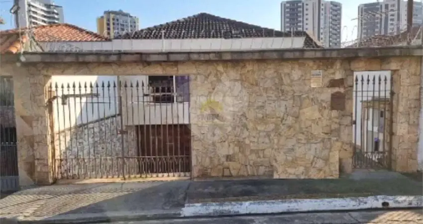 Sobrado com Piscina no Coração da Saúde. Imóvel excelente. Não perca está incrível oportunidade,