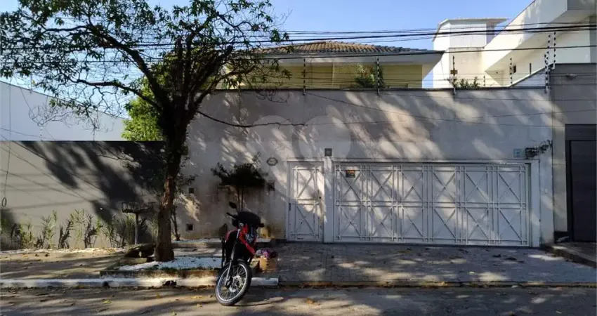 Lindo sobrado no planalto paulista, com 3 dormitórios, churrasqueira e piscina. imperdível.