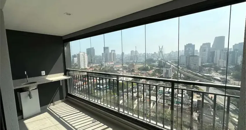 Apartamento a venda com linda vista livre para ponte estaiada em excelente localização em andar alto. próximo as linhas amarela e lilás do metrô.