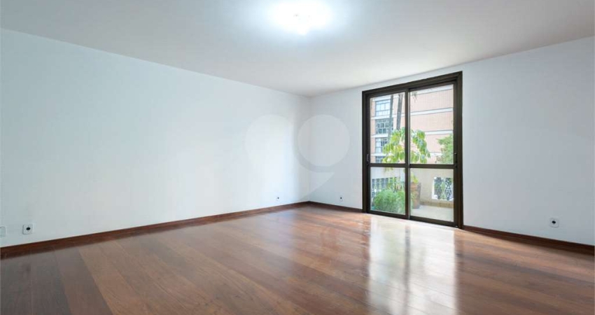 Higienópolis / próx. Mackenzie / 3 vagas / 230 m² / 4 dorm. ( 1 suíte) / terraço