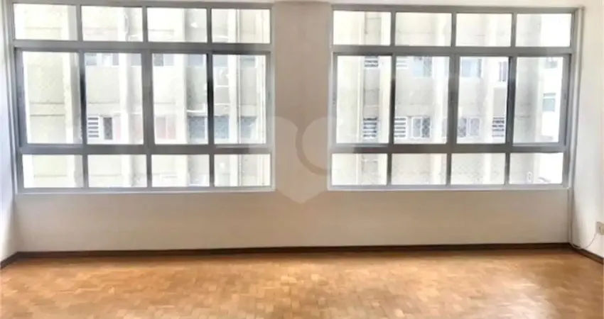 Santa cecília / 2 dorm. / dep. empr. / 1 vaga / lazer / próx. metrô / janelão