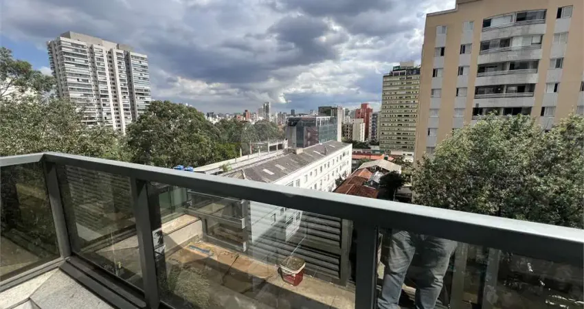 Conjunto comercial em prédio com projeto diferenciado, são 78m2, 2 sanitários e 2 vagas de garagem