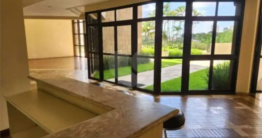 Excelente apartamento amplo à venda no melhor do morumbi com 3 suítes, varanda, 5 dormitórios e 3 vagas. preço imperdível.