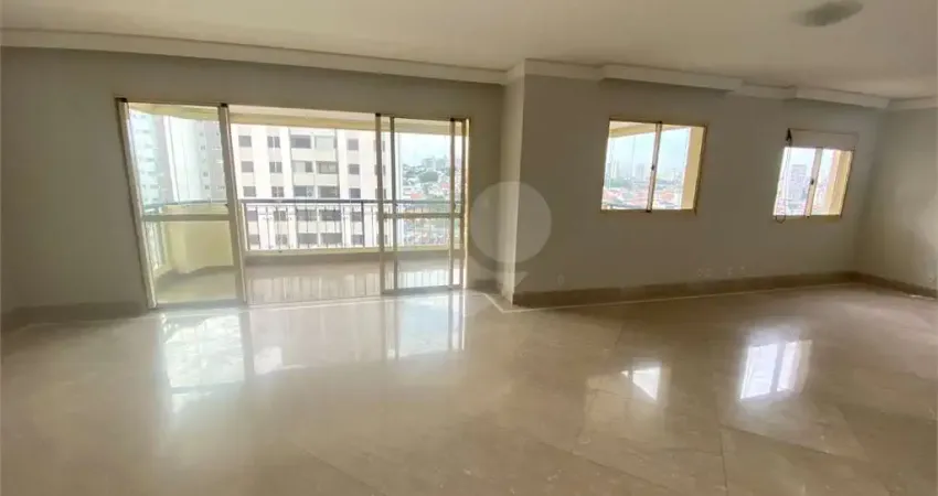 Apartamento com 4 dormitórios sendo 4 suítes, 208 m2, 3 vagas, aceita pet