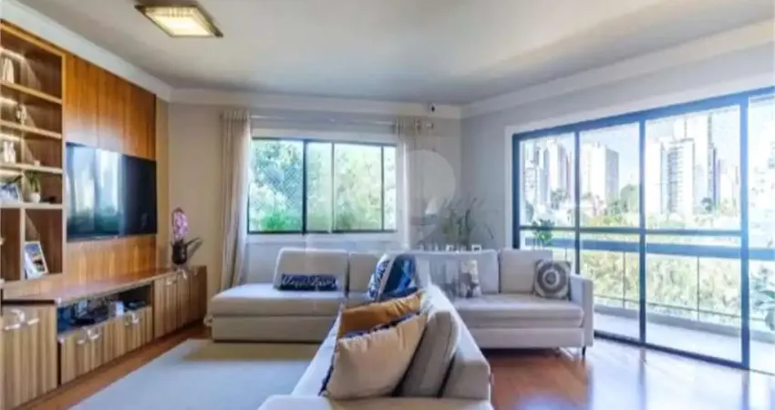 Apartamento em Pinheiros com 3 quartos 3 vagas e Varanda