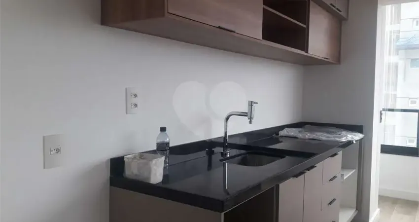 Condomínio VN CAPOTE VALENTE. Imóvel Novo, 2 Dormitórios, Semi mobiliado. Lazer Completo!