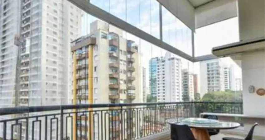 Apartamento à Venda no Campo Belo - 230m², 3 Suítes, 3 Vagas, Mobiliado com Lazer Completo