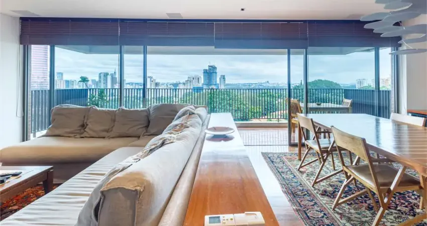 Apartamento - Alto Padrão - 2 Dormitórios  - Pinheiros - 260 m².