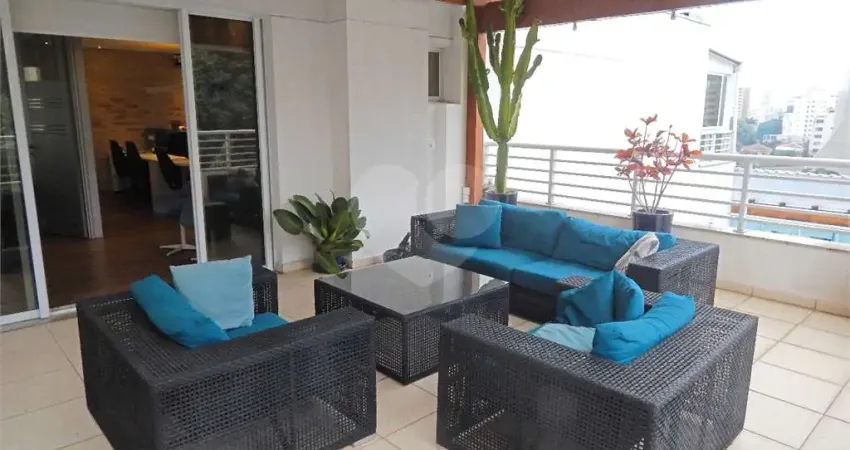Cobertura comercial com 143m² terraço 2 banheiros, 2 vagas, mobiliado.