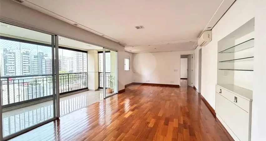 Apartamento para locação, 3 suítes, churrasqueira, quadra de tenis, em condomínio clube de Moema. Fora de rota de avião.
