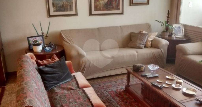 Apartamento em Perdizes com 3 Dormitórios e 2 Vagas