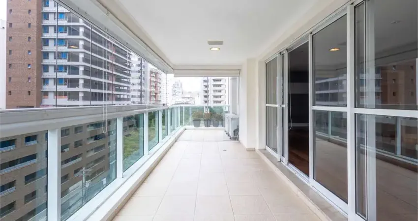 Apattamento reformado ,2 suites, 2 vagas em prédio muito procurado no Paraiso