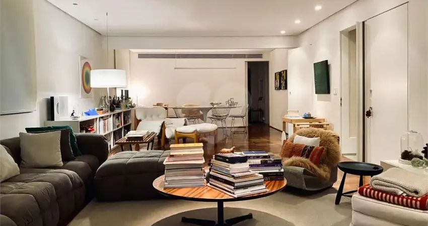 APARTAMENTO REFORMADO NOS JARDINS COM 3 DORMITORIOS, TERRACOS, 2 VAGAS . PREDIO COM PISCINA E ACADEM