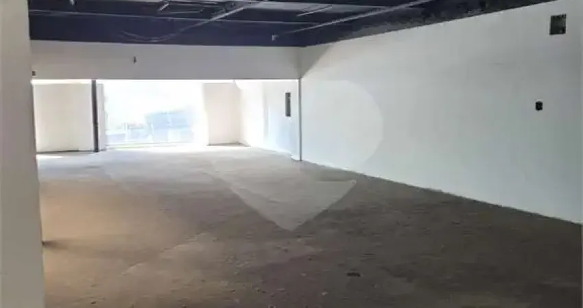 Galpão comercial na Av. Ibirapuera, 945m² venda ou locação, com excelente localização