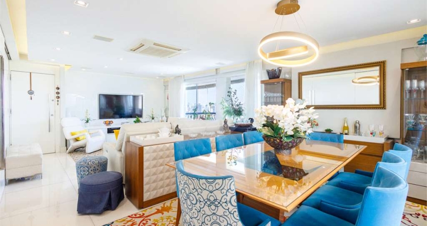 Cobertura de 221m² com vista deslumbrante em Moema Pássaros – 3 suítes, 3 vagas, piscina e churrasqueira.