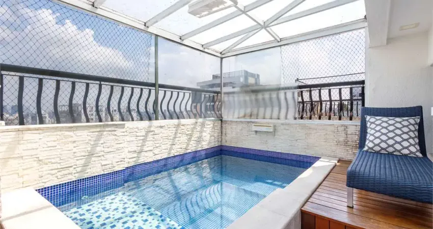 Cobertura de 221m² com vista deslumbrante em moema pássaros – 3 suítes, 3 vagas, piscina e churrasqueira.