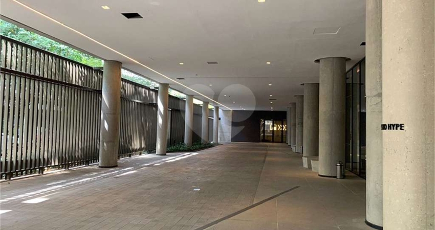 Cobertura de 76m² com varanda e 1 vaga na garagem na Vila Olímpia