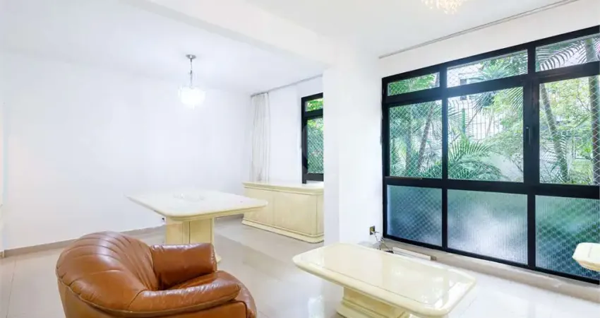 Bairro Higienópolis! Apto. 108m², 2 dorms, reformado, 1 vaga, prédio com lazer, perto do Mackenzie!
