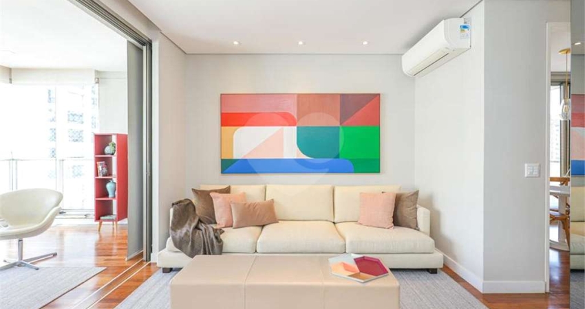 Duplex, 3 suítes, 215m², Itaim Bibi, 4 vagas, condomínio com lazer completo.