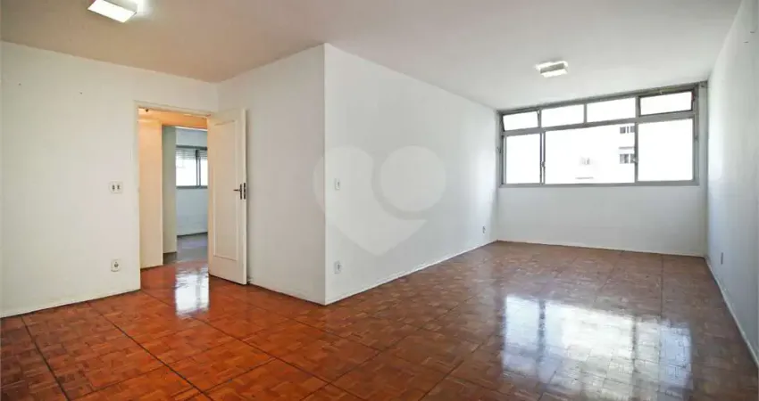 Jardijm Paulista! Apto 3 dorms e 2 vgs bem localizado, prédio com recuo e portaria 24h