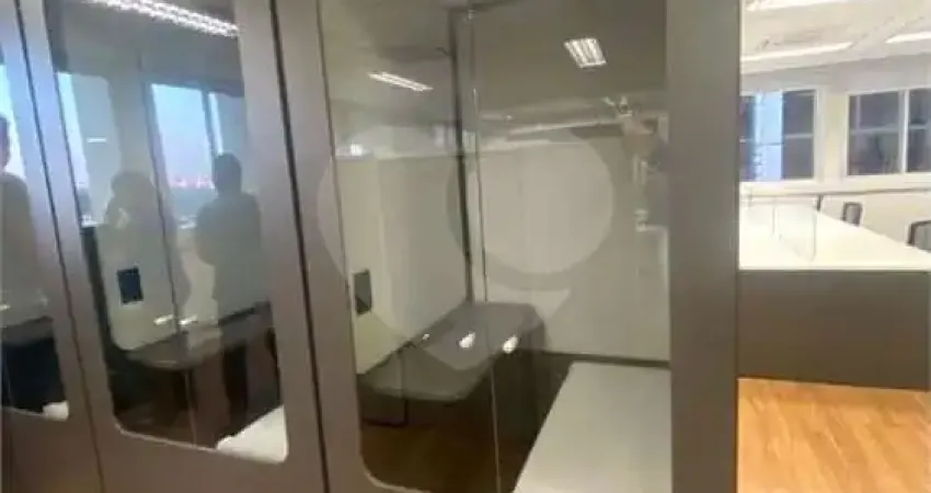 Conjunto comercial com 492 m² tendo 8 vagas de garagem no itaim bibi para investimento.