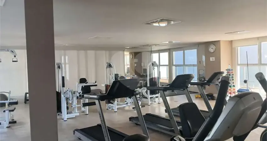 Pompéia / condomínio clube com quadra de squash / 1 vaga / 2 dorm. (1 suíte) / terraço