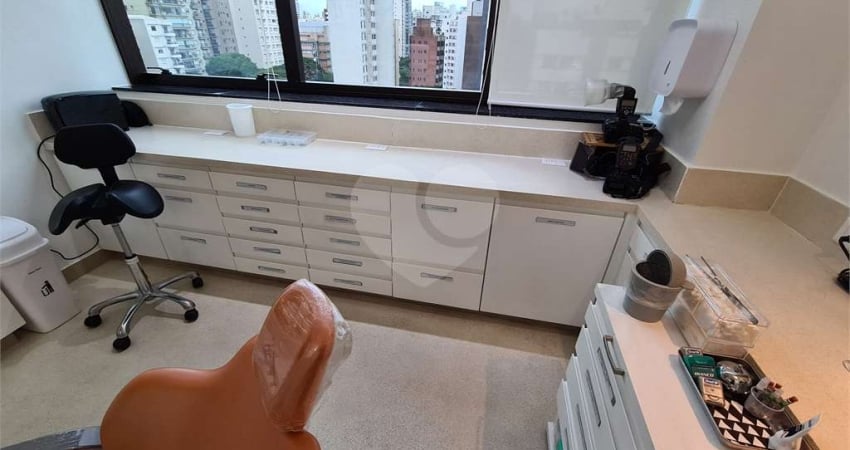 Consultório Dentário próximo estação Moema do Metro.