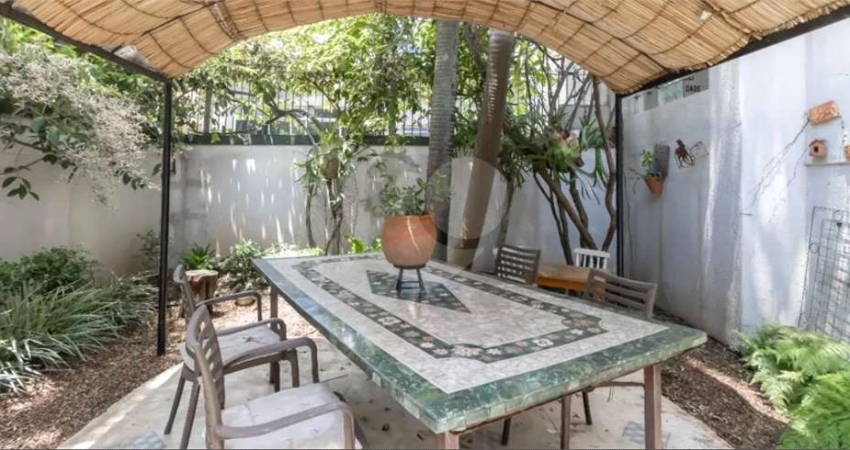 SOBRADO EM MOEMA 190 M² 4 SUÍTES