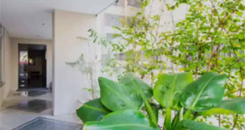 Apartamento de  118 m², a 250 m da Av. Paulista e da Estação Brigadeiro do Metro.