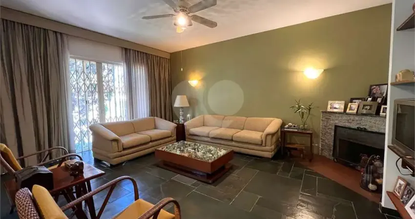 Casa com 2 quartos à venda na Rua João Moura, --, Jardim América, São Paulo