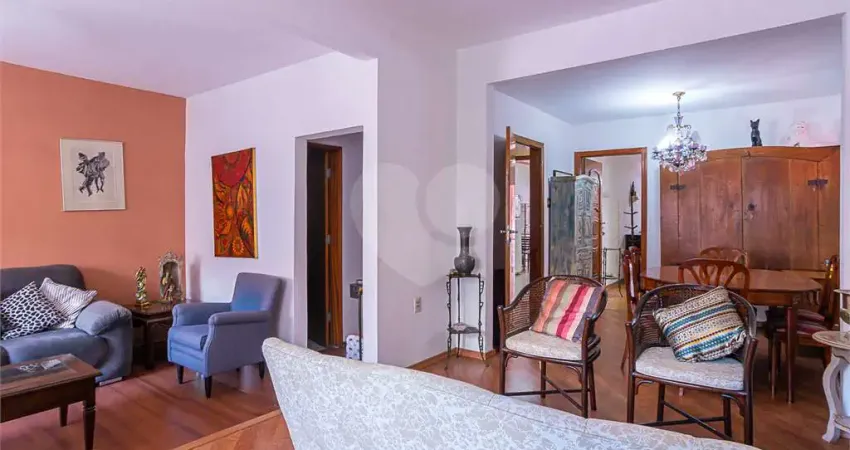 Casa de Vila no Brooklin À Venda – 4 Quartos 4 Suítes 3 Vagas – 180m² – Reformada e Próxima ao Metrô