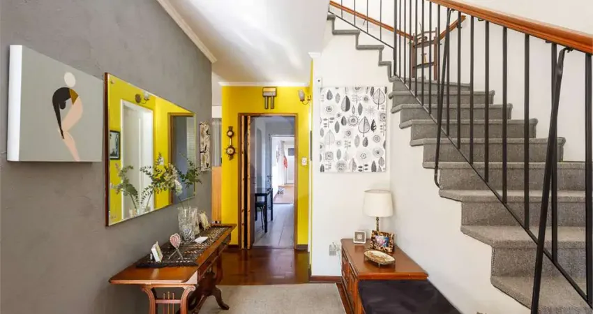 SOBRADO EM MOEMA 243 M² 4 QUARTOS