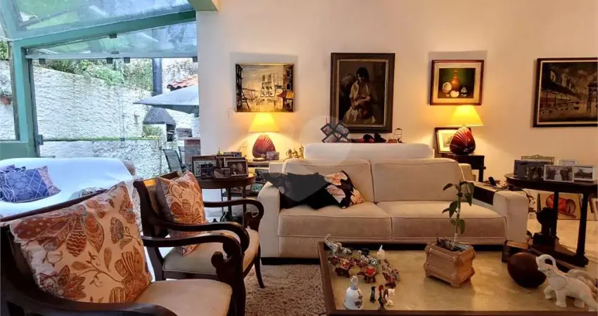 Garden com 270 metros úteis em empreendimento vintage próximo ao colégio dante