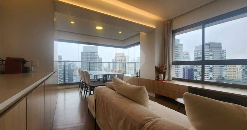 Apartamento com 2 dormitórios e 1 vaga à venda nos Jardins