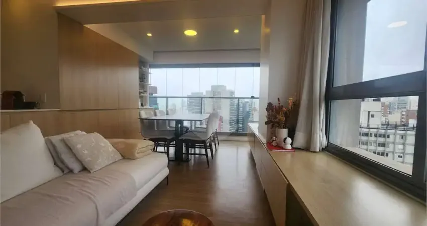 Apartamento com 2 dormitórios e 1 vaga à venda em prédio novo no jardins