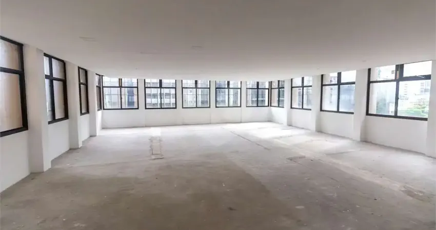 Excelente Oportunidade de Venda ou Locação de Conjunto Comercial na Vila Olímpia – 230 m², Vão Livre, 5 Vagas e Infraestrutura Moderna