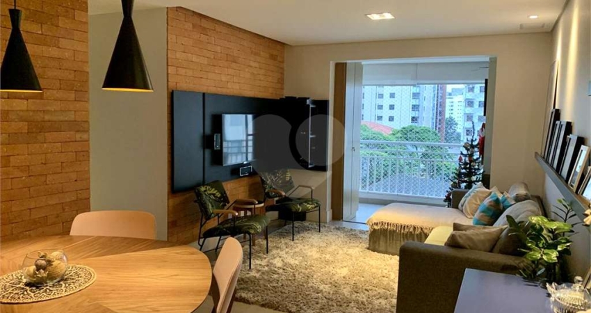 Ótimo apartamento em Moema Índios, 2 suítes e 2 vagas, varanda gourmet e piscina aquecida!