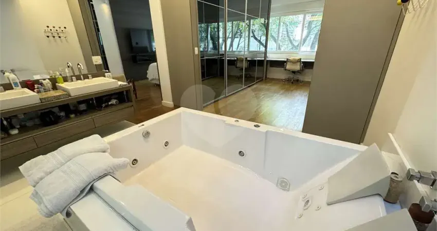 Apartamento no Jardim América - São Paulo SP- 2 dormitorios, 1 suítes, 230 m2 útil, reformado e lazer !