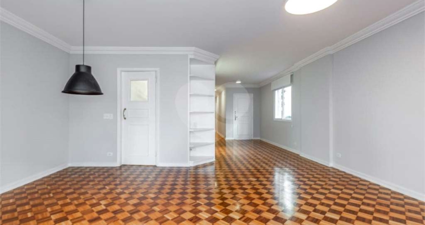 Itaim Bibi reformado com 3 dormitórios,1 suite, terraço , 1 vaga- ar condicionado/ excelente localização