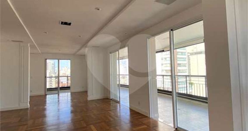 Apartamento com 4 quartos para alugar na Rua Periquito, --, Moema, São Paulo