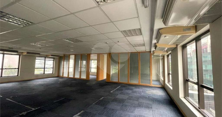 Laje para locação na Vila Olímpia com 227 m², 8 vagas!