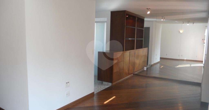 Belo apartamento loft no Paraíso, próximo do Ginásio do Ibirapuera e ALESP!